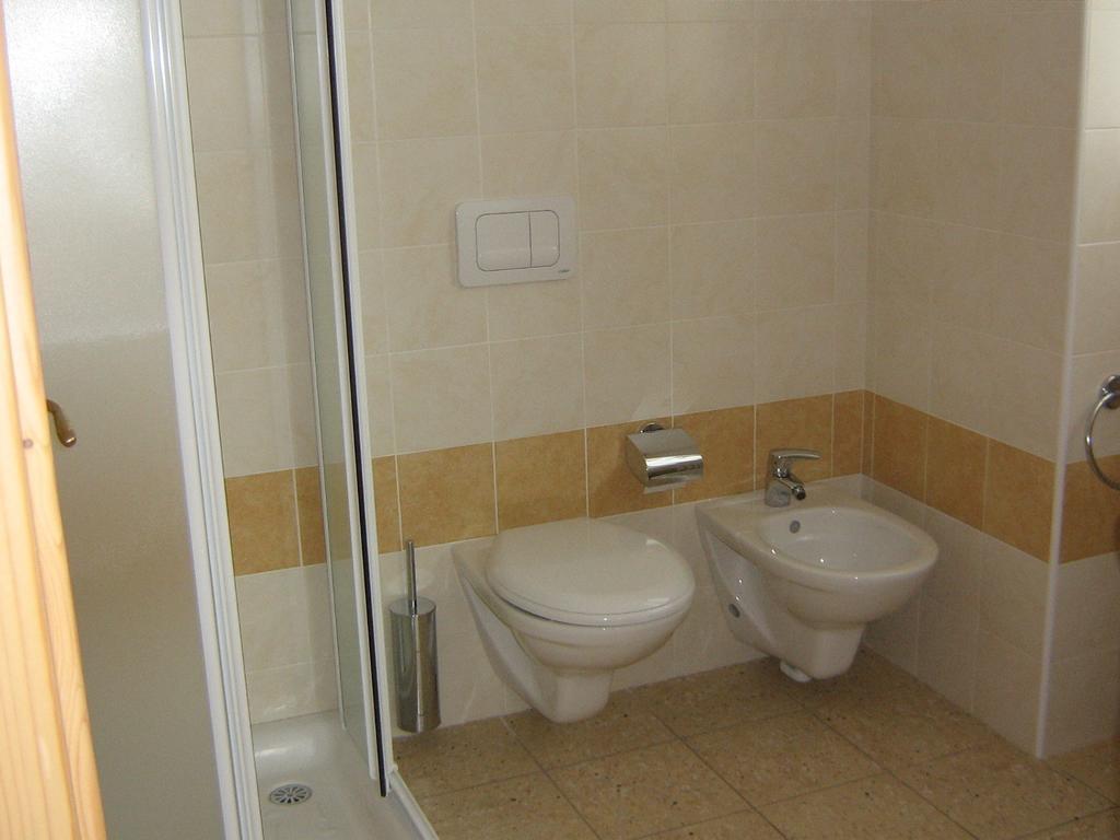 Taxus Hostel Pieve Tesino Δωμάτιο φωτογραφία