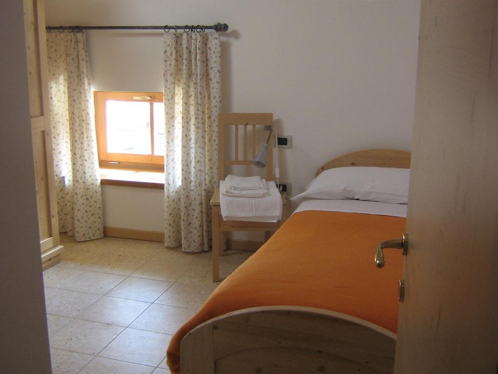 Taxus Hostel Pieve Tesino Δωμάτιο φωτογραφία